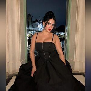 Sophisticated Black Maxi Dress